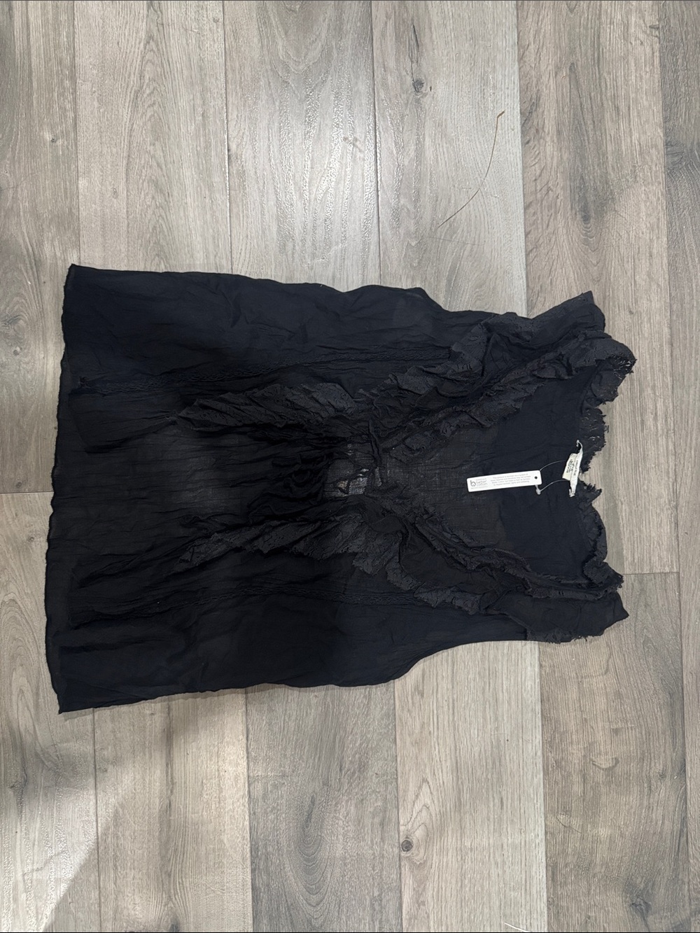 Kimchi Blue Black Ruffle V-Neck Camisole